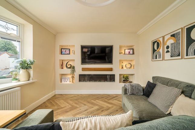 14 Driftholme Road, Drighlington photo 2