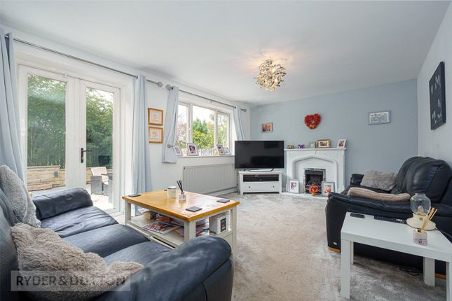 7, Crofton Close, Huddersfield photo 3