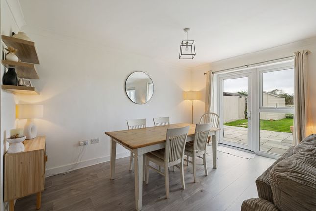 14, Stoney Meadow, Chichester photo 4