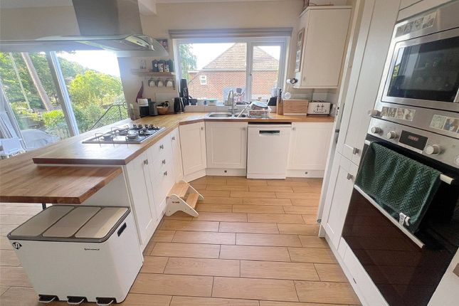 126d, Reading Road South, Fleet photo 2