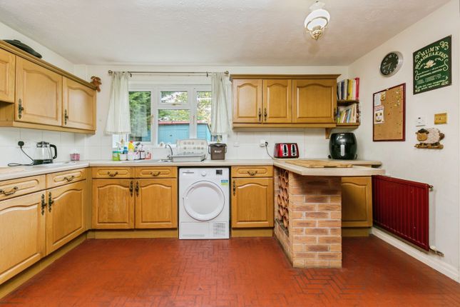 12, Thornycroft, Winsford photo 2