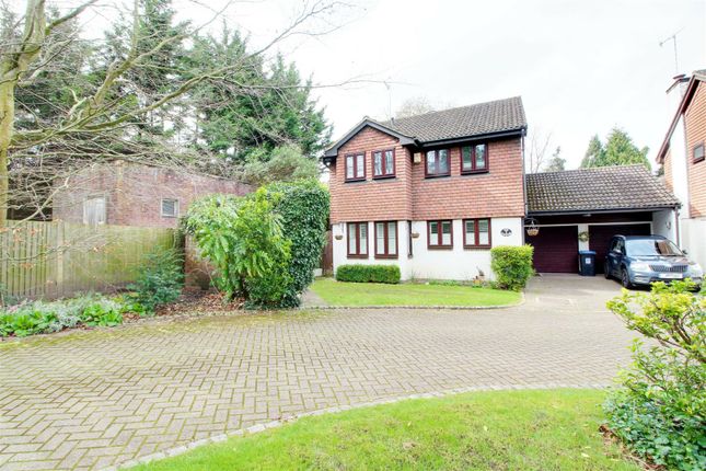 Thumbnail Detached house for sale in The Conifers, Box Lane, Hemel Hempstead