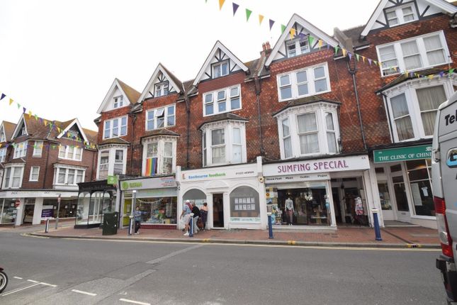 Flat to rent in Grove Road, Eastbourne