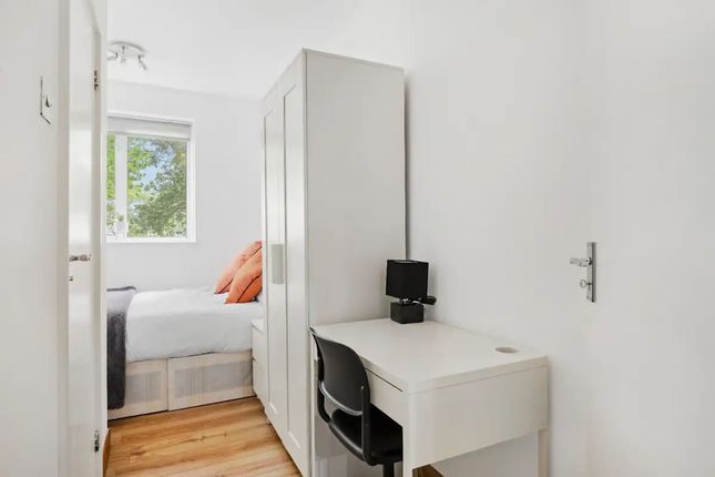 Thumbnail Room to rent in Sheffield Terrace, London