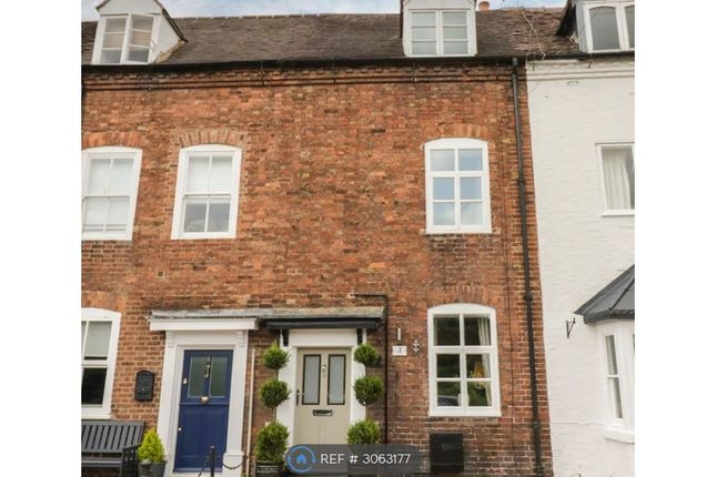 2-bed terraced on Bridgnorth, £1,200/mo