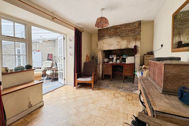 6 Vicarage Row, Breage, Cornwall photo 4