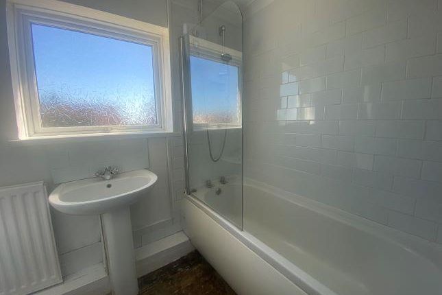 28, Essex Gardens, South Shields photo 4