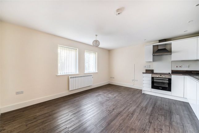 Flat 1,, Fisher Court, Mortimer photo 2