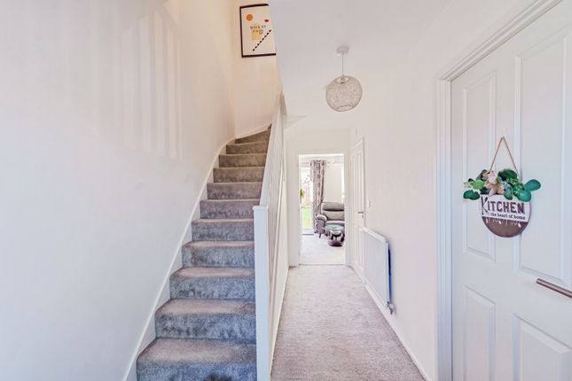 3 Myrtle Terrace, 2a, Tyrell Way, Surrey photo 4