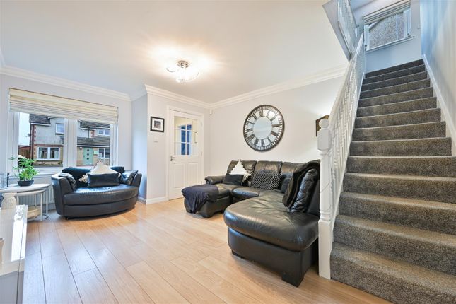 4, Paddock Court, Carluke photo 3