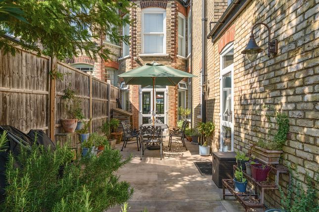 107, Woodside Road, London photo 3