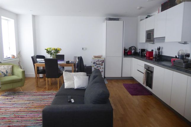 Thumbnail Flat to rent in Topaz Apartments, High Street, Hounslow
