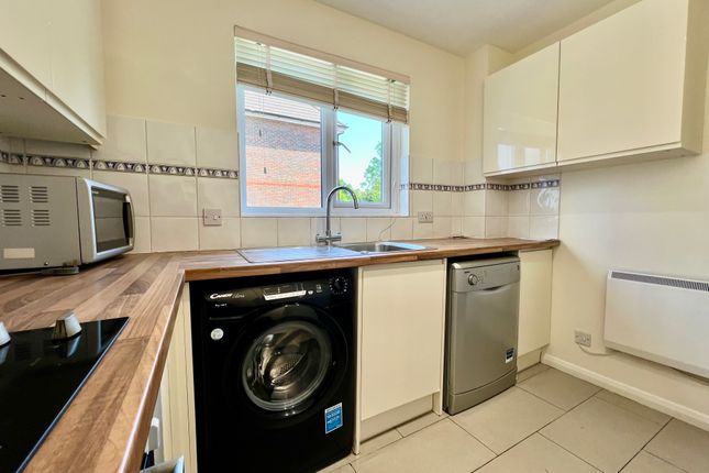 70, Granville Place, Pinner photo 2