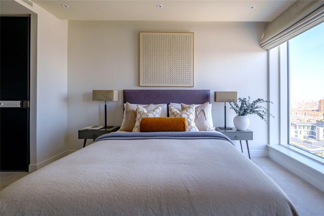 Flat for sale in Park Street, Fulham