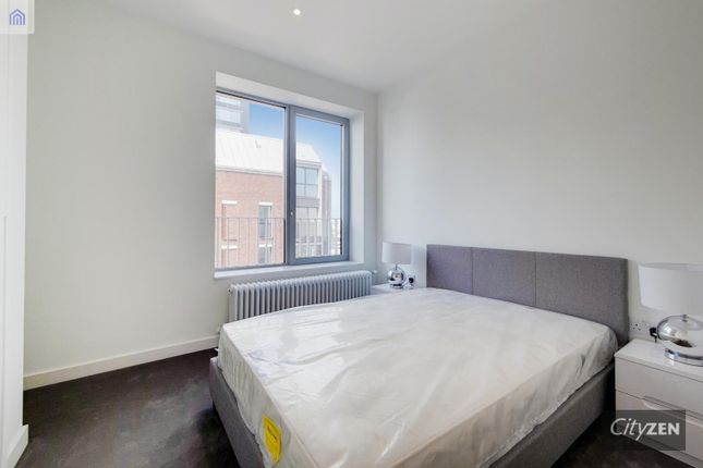 Flat to rent in Rendel House, 20 Good Luck Hope Walk, London