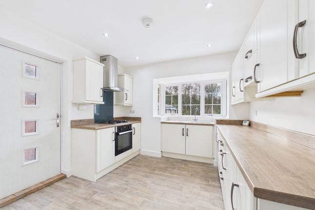 152, Stonelow Road, Dronfield photo 3