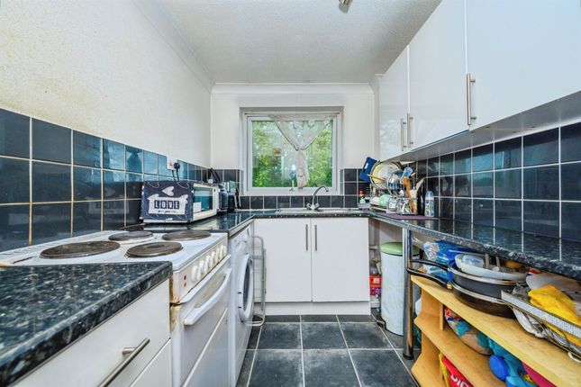141, Burns Drive, Hemel Hempstead photo 4