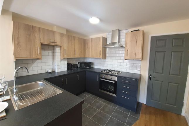 Ensuite 3, 175, Bolingbroke Road, Coventry photo 3