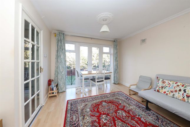 9, Ashburton Court, Pinner photo 2