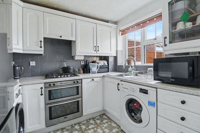 33 Watkin Road, Southampton photo 4
