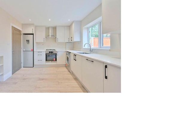 Thumbnail Terraced house to rent in Cavendish Avenue, London