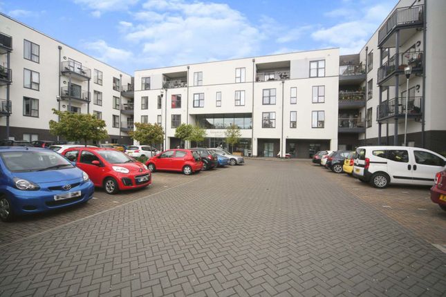 2 bed flat for sale in Queensway, Leamington Spa CV31