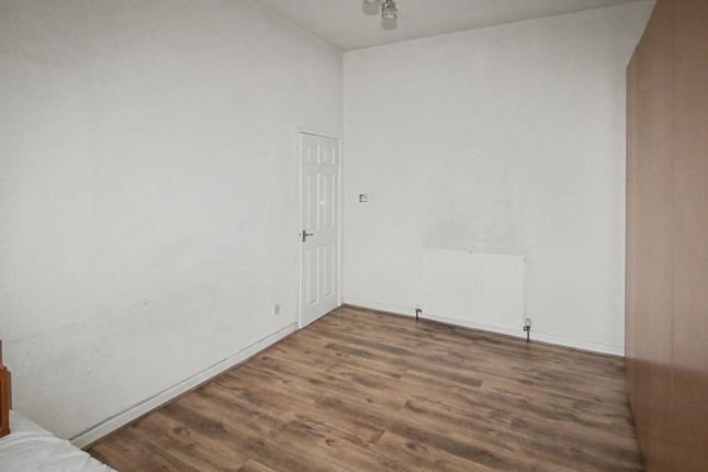 Flat 2, 42 St. Pauls Road,  Manningham, Bradford BD8 7LP photo 4