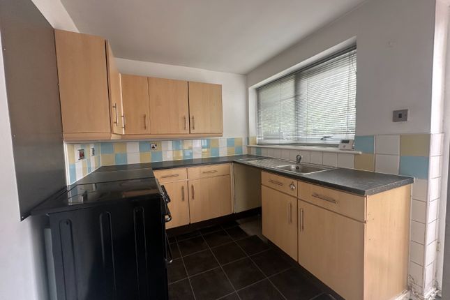 110, Condor Grove, Blackpool photo 4