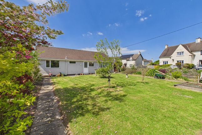 11, Furze Gardens, Bude photo 2