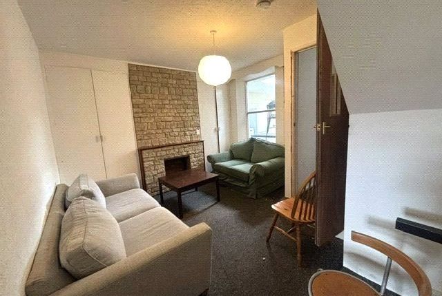 Room 3, 22, Caledonian Road, Bath photo 2