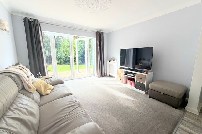 6 Beaufront Road, Camberley photo 4