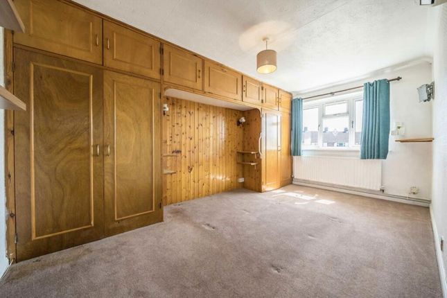 8 Littleton Road, Ashford photo 4