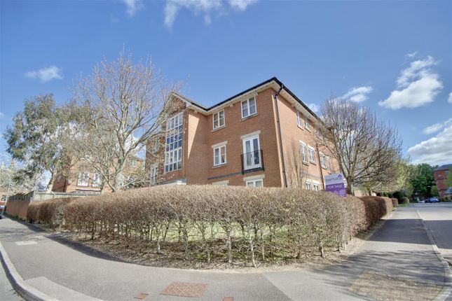 Thumbnail Flat for sale in Serotine Close, Knowle, Hampshire