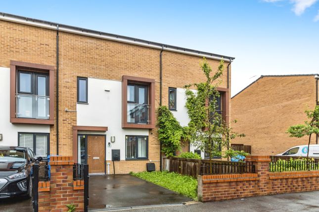 Thumbnail Terraced house for sale in Deanwater Close, Manchester
