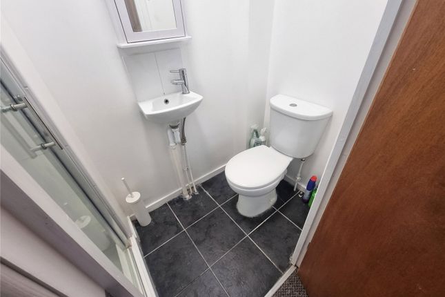Room 5, 1, Dinthill, Telford photo 3