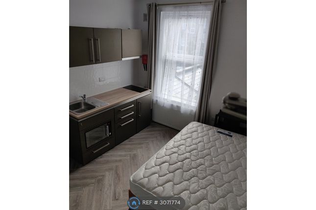 Flat, Maygrove Road, London photo 2