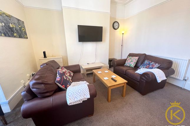 Flat to rent in Waverley Road, Southsea