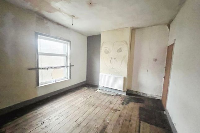 End terrace house for sale in Gregory Avenue, Bolton
