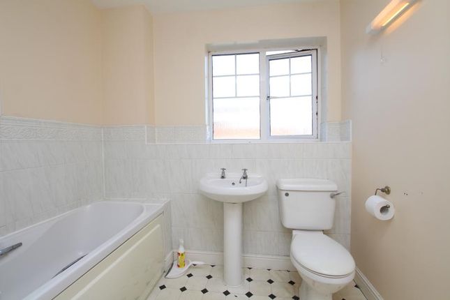 Flat 4 Woodlands Court, Woodlands Lane, Bristol photo 5