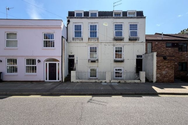 2-bed flat on 23A Norfolk Street, Southsea, £77,500
