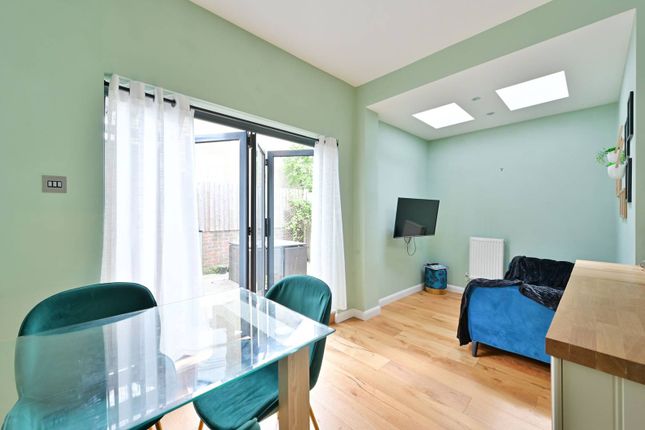 Flat for sale in Abbey Road, South Wimbledon, London
