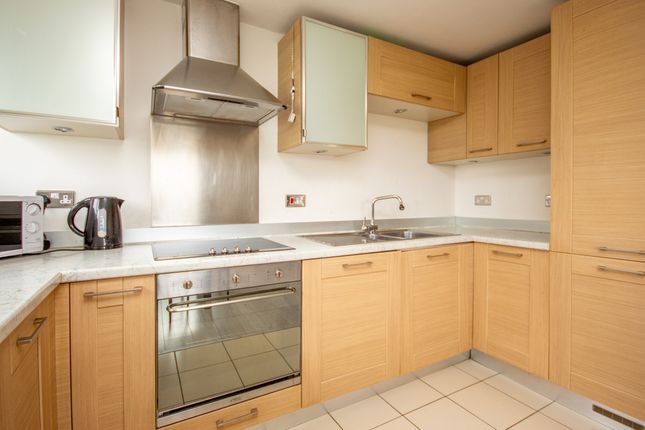 Flat to rent in The Uplands, Bricket Wood, St. Albans, Hertfordshire