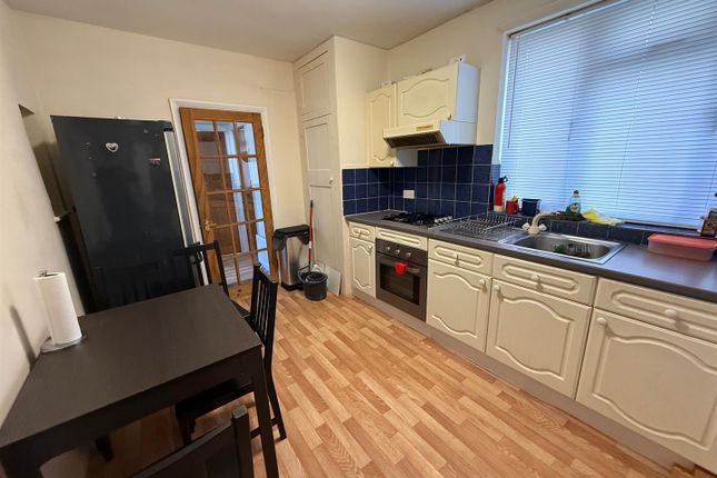 445, Oldfield Lane North, Greenford photo 2