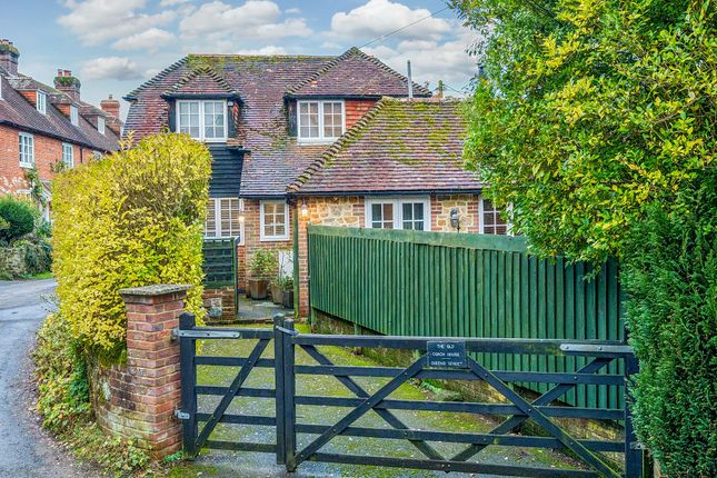 2-bed house on The Old Coach House Queens Street, Midhurst, £425,000