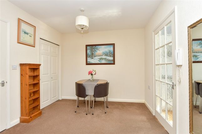 West Lane, Sittingbourne photo 2