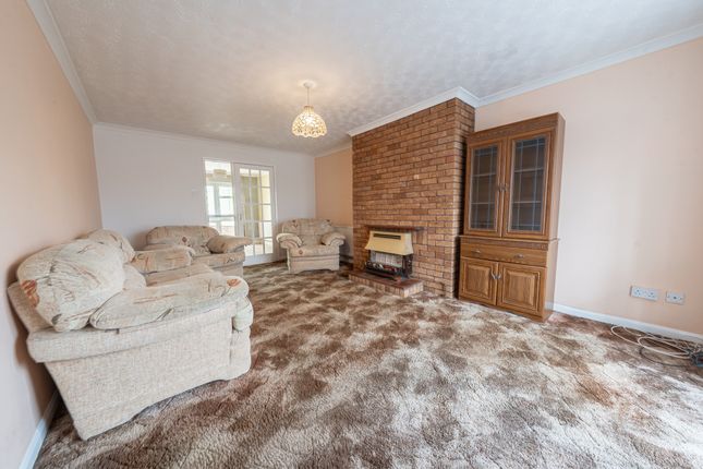 12 Old Hall Close, Leicester photo 4