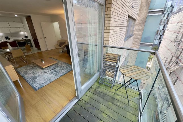 Apartment 504, Lumiere Building, 38 City Road East, Manchester photo 4