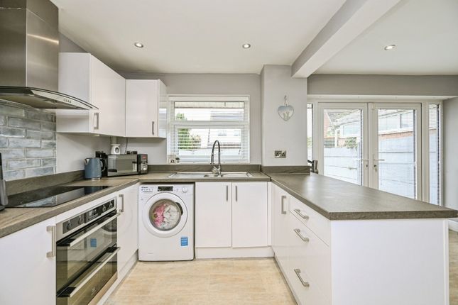 9, Windle Ash, Merseyside photo 2