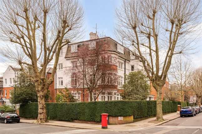 Flat to rent in Heath Drive, Hampstead