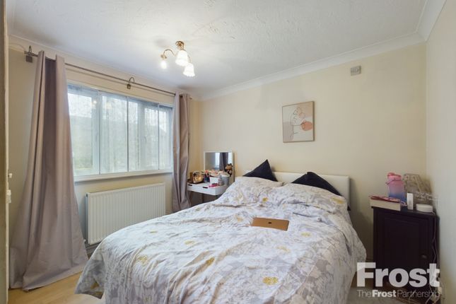 Flat for sale in Dutch Barn Close, Stanwell, Staines-Upon-Thames, Surrey